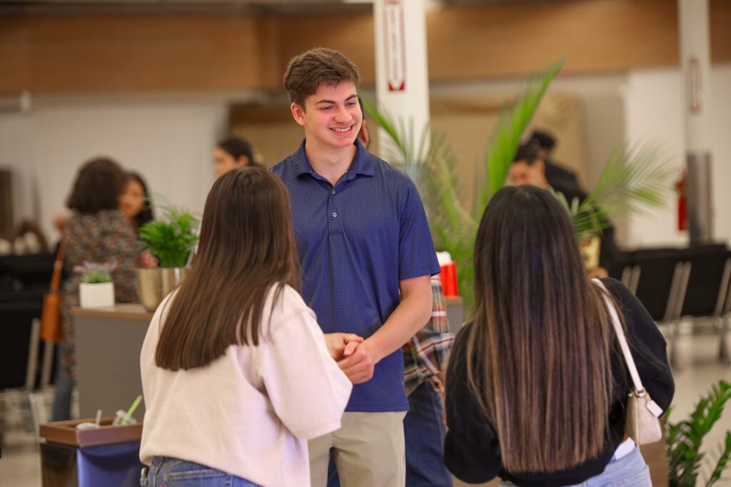 encuentro youth participating in the ministry.